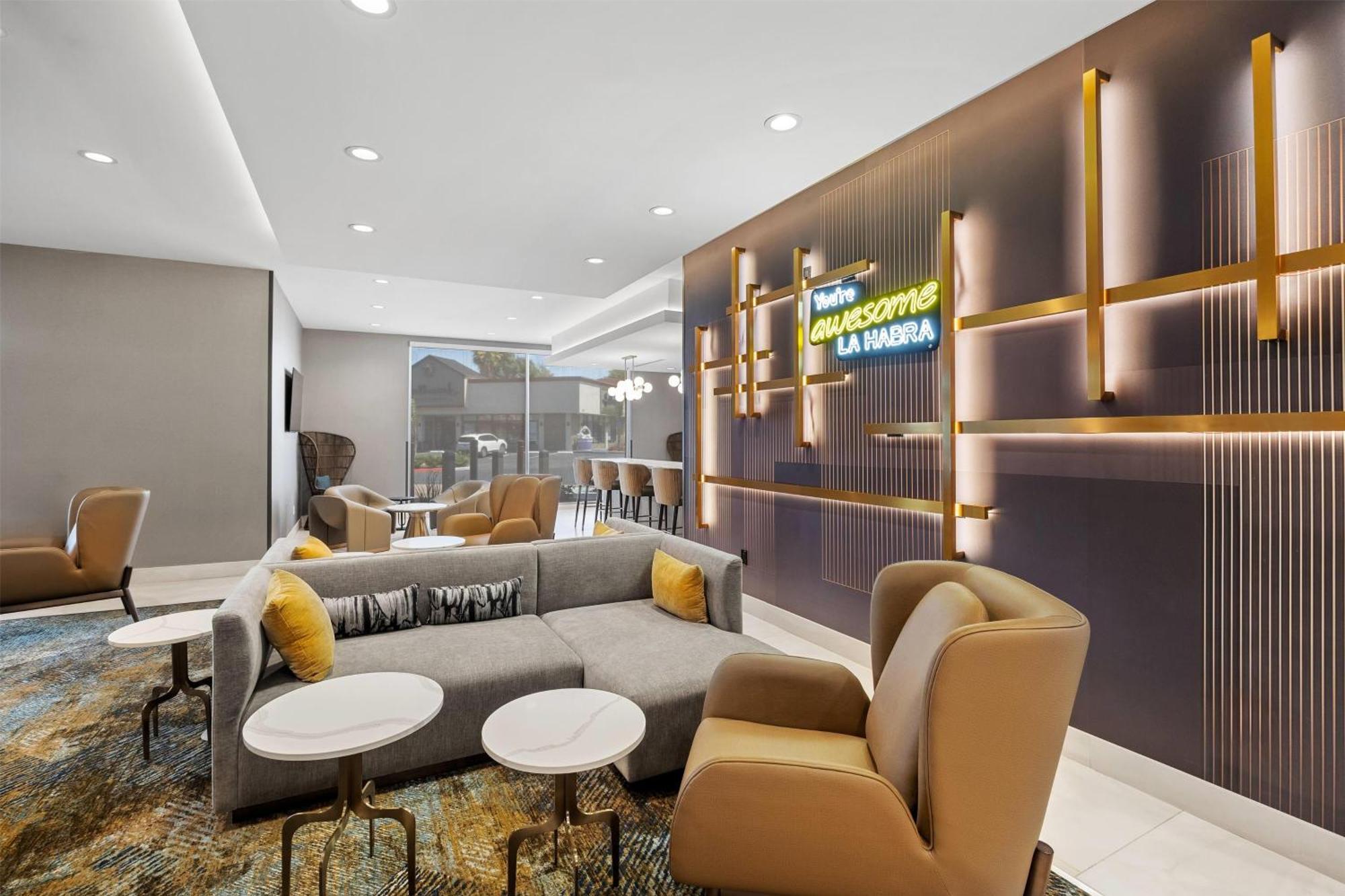 La Quinta Inn & Suites By Wyndham La Habra Eksteriør billede
